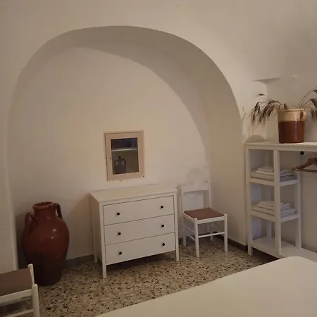 Trullo In Piena Valle D'itria Del 1800 *